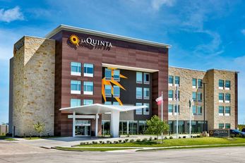 La Quinta Inn & Suites by Wyndham