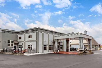 Days Inn & Suites by Wyndham