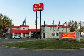 Econo Lodge Inn & Suites