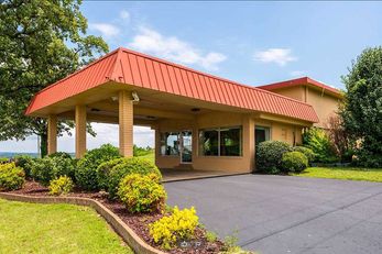 Days Inn by Wyndham Batesville