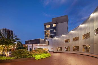 Courtland Grand Trademark Coll Wyndham
