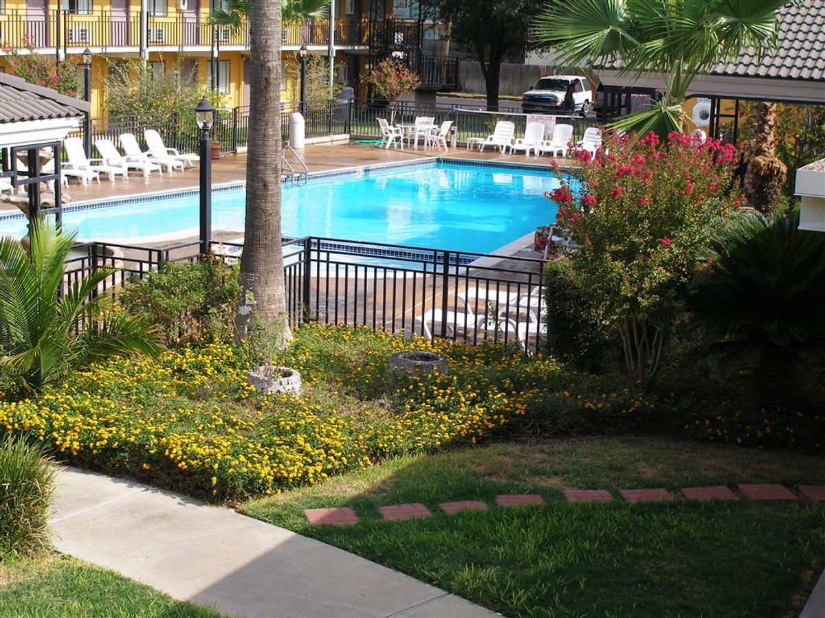 La Quinta Inn Laredo I-35- Tourist Class Laredo, TX Hotels- GDS Reservation  Codes: Travel Weekly