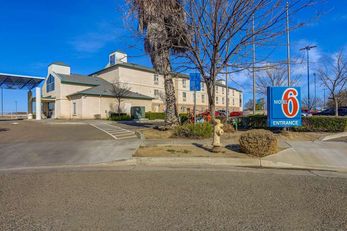 Motel 6 Lemoore