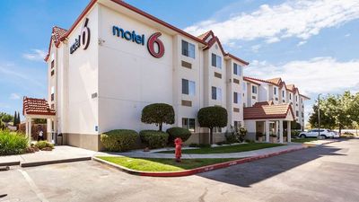 Motel 6 Dixon