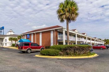Motel 6 Brunswick