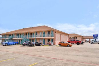 Americas Best Value Inn Clute Lake Jacks