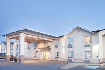 Super 8 Cranbrook