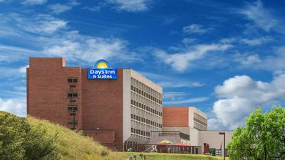 Days Inn & Suites Sutton Flatwoods