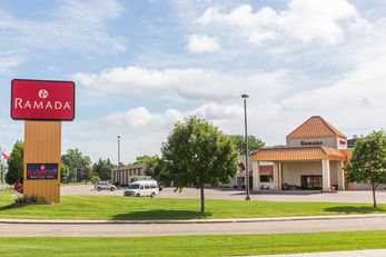 Ramada Airport Hotel & Suites