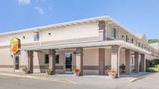 Super 8 Richlands/Claypool Hill Area