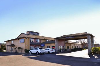 Travelodge Suites Newberg