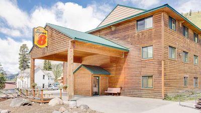 Super 8 Cooke City Yellowstone Park Area