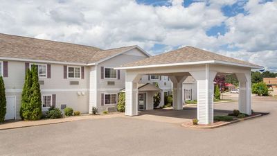 Super 8 Eagle River