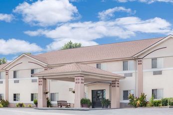 Super 8 Central City