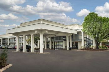 Baymont Inn & Suites Murfreesboro