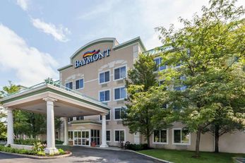 Baymont Inn & Suites Grand Rapids N