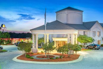 Days Inn Louisburg