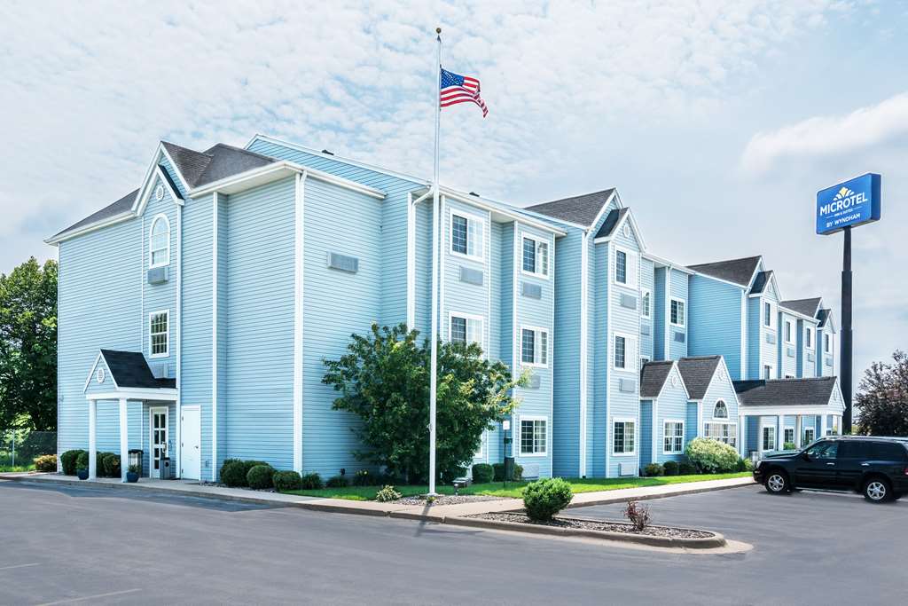 Microtel Inn Suites by Wyndham Tomah Tourist Class Tomah WI