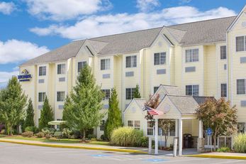 Microtel Inn/Suites by Wyndham Beckley E