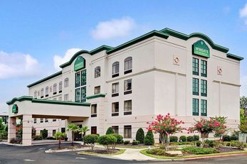 Wingate by Wyndham ATL Airport Fairburn