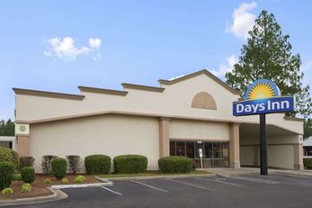 Days Inn Fayetteville-South/I-95 Exit 49
