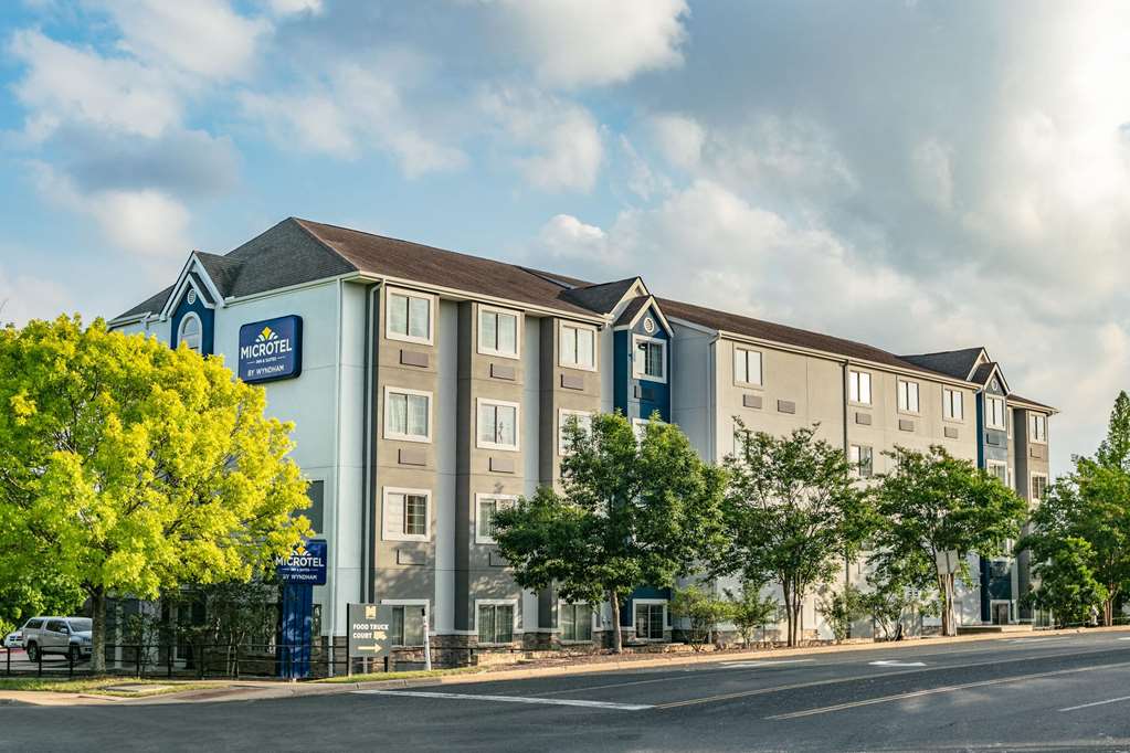 Microtel Inn & Suites by Wyndham Camp Lejeune/Jacksonville, Jacksonville |  HotelsCombined