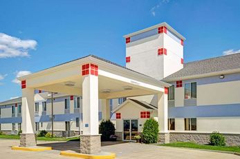 Baymont Inn & Suites Wahpeton