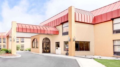 Days Inn & Suites Kalamazoo