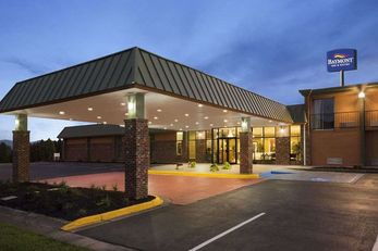 Baymont Inn & Suites Salem Roanoke Area
