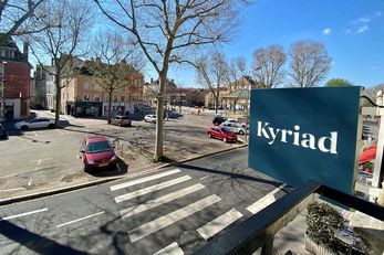 Hotel Kyriad Charlon Sur Saone