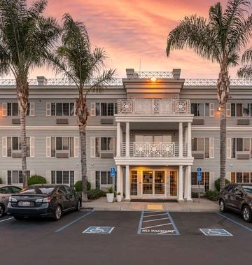 Best Western Luxury Inn