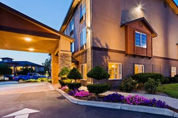Best Western Plus Rama Inn & Suites