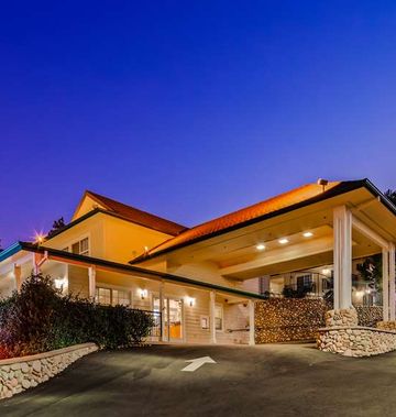 Best Western Cedar Inn & Suites