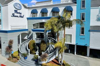 Best Western Plus Marina Shores Hotel
