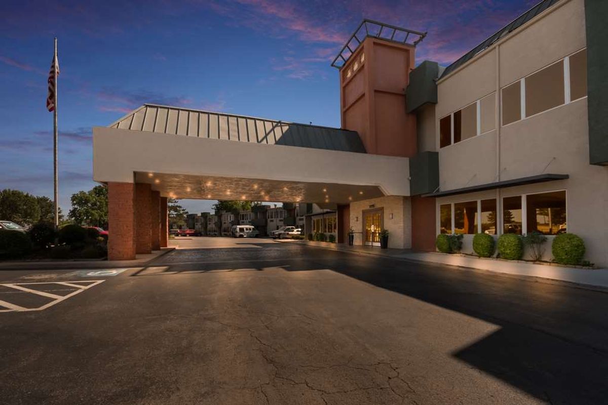 SureStay Plus Hotel Lawton Lawton, OK Hotels First Class Hotels in