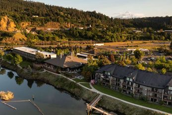 Best Western Plus Hood River Inn