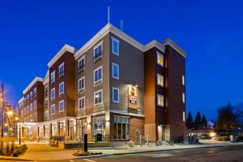 Best Western Plus Chateau Sylvan Lake