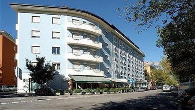 Hotel Everest
