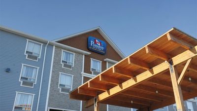 Pomeroy Inn & Suites Olds