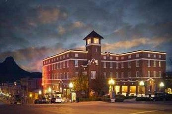 Hassayampa Inn