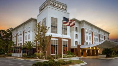 DoubleTree by Hilton Savannah Airport