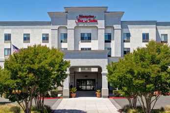 Hampton Inn & Suites Sonoma County
