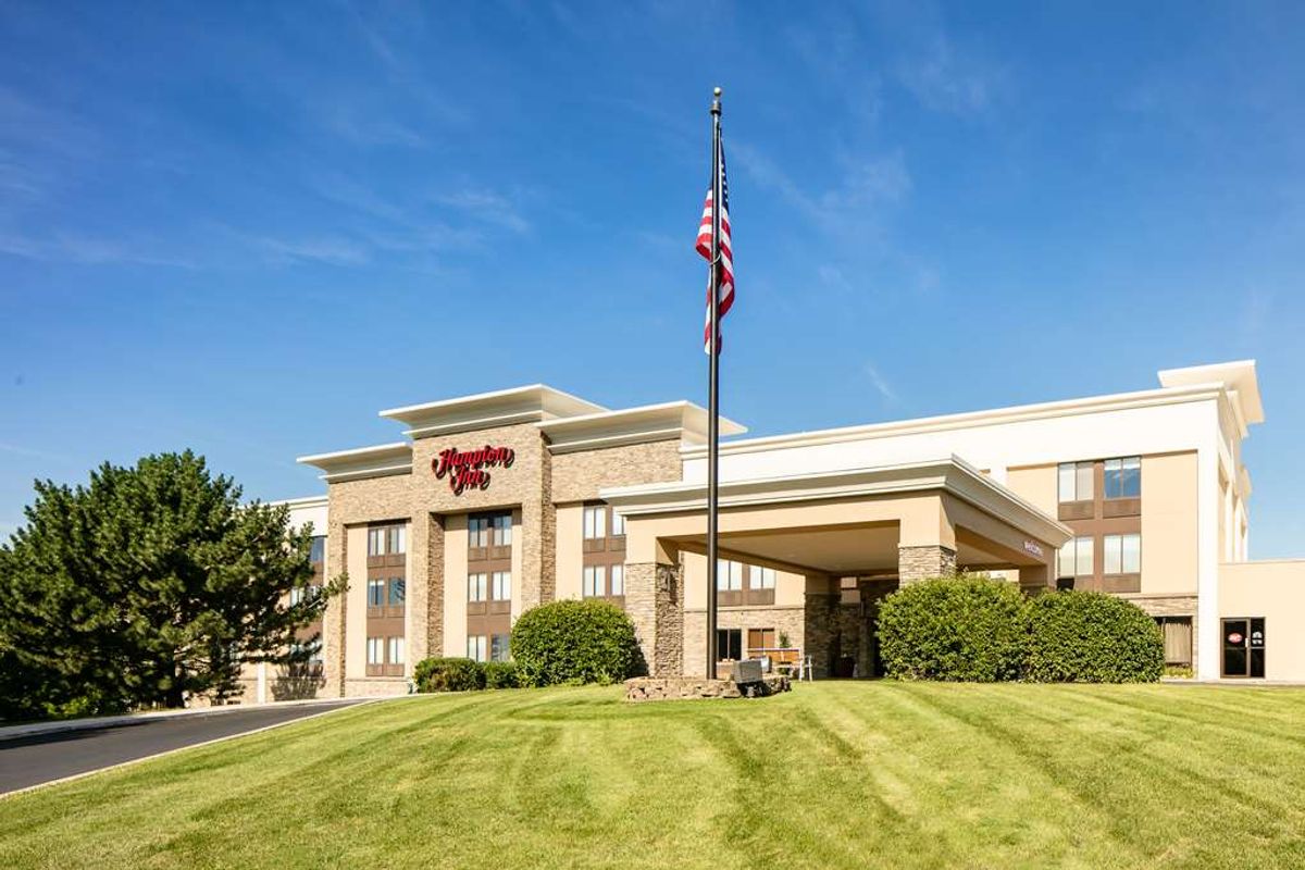 Hampton Inn Iowa CityCoralville Tourist Class Coralville, IA Hotels
