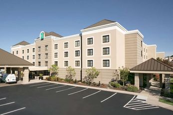 Embassy Suites Beachwood