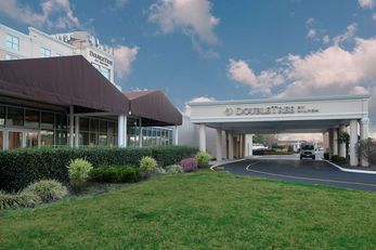 Doubletree by Hilton Norfolk Airport