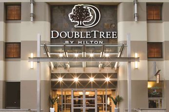 Doubletree Hotel & Suites Pitt Downtown