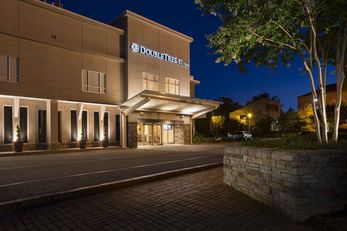 DoubleTree by Hilton Raleigh Brownstone-