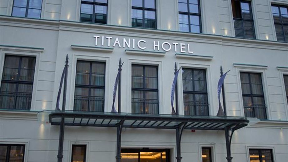 Hotel Titanic Gendarmenmarkt Berlin - Great prices at HOTEL INFO