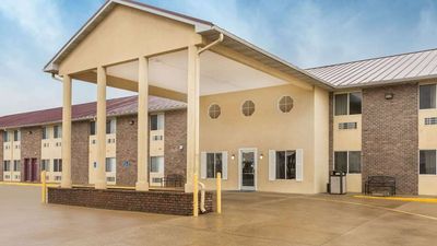 Baymont Inn & Suites Bowling Green