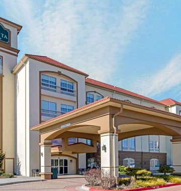 La Quinta Inn & Suites- Moore